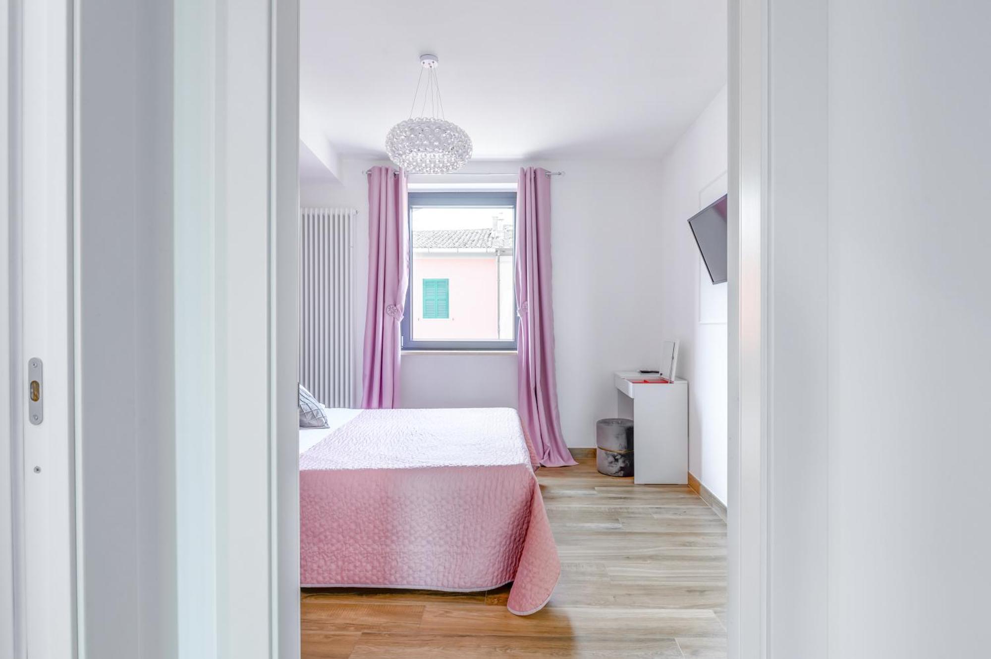 Casa Vacanze Maddalena - Palazzetto Sul Lago - Diamante Rosa Марта Экстерьер фото