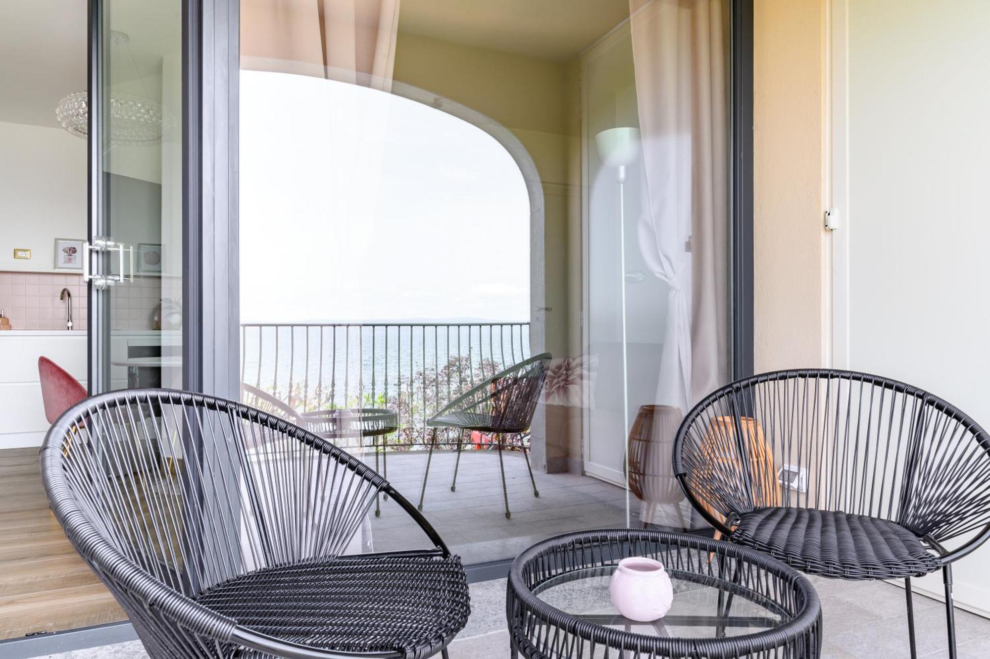 Casa Vacanze Maddalena - Palazzetto Sul Lago - Diamante Rosa Марта Экстерьер фото